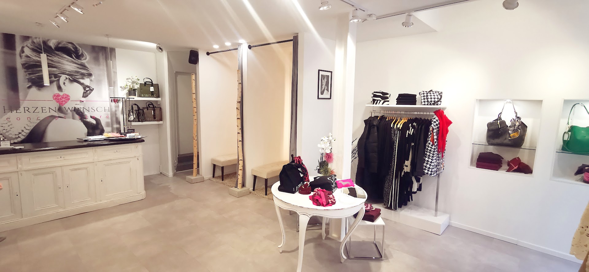 Herzenswunsch Concept Store: clear, professional shop interior photo