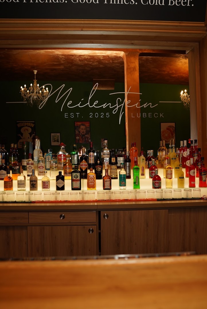 Meilenstein Bar: attractive, professional bar interior shot