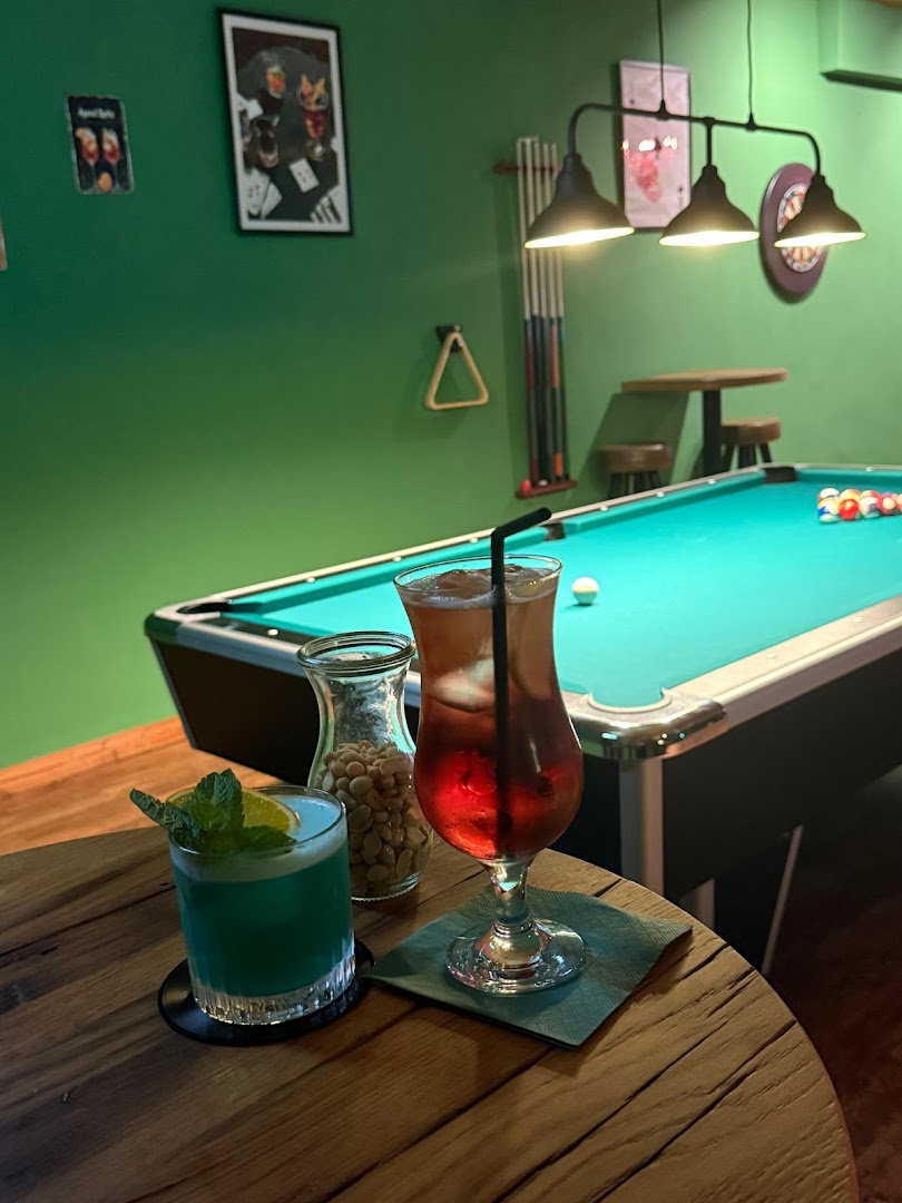 Meilenstein Bar: drinks and bar atmosphere