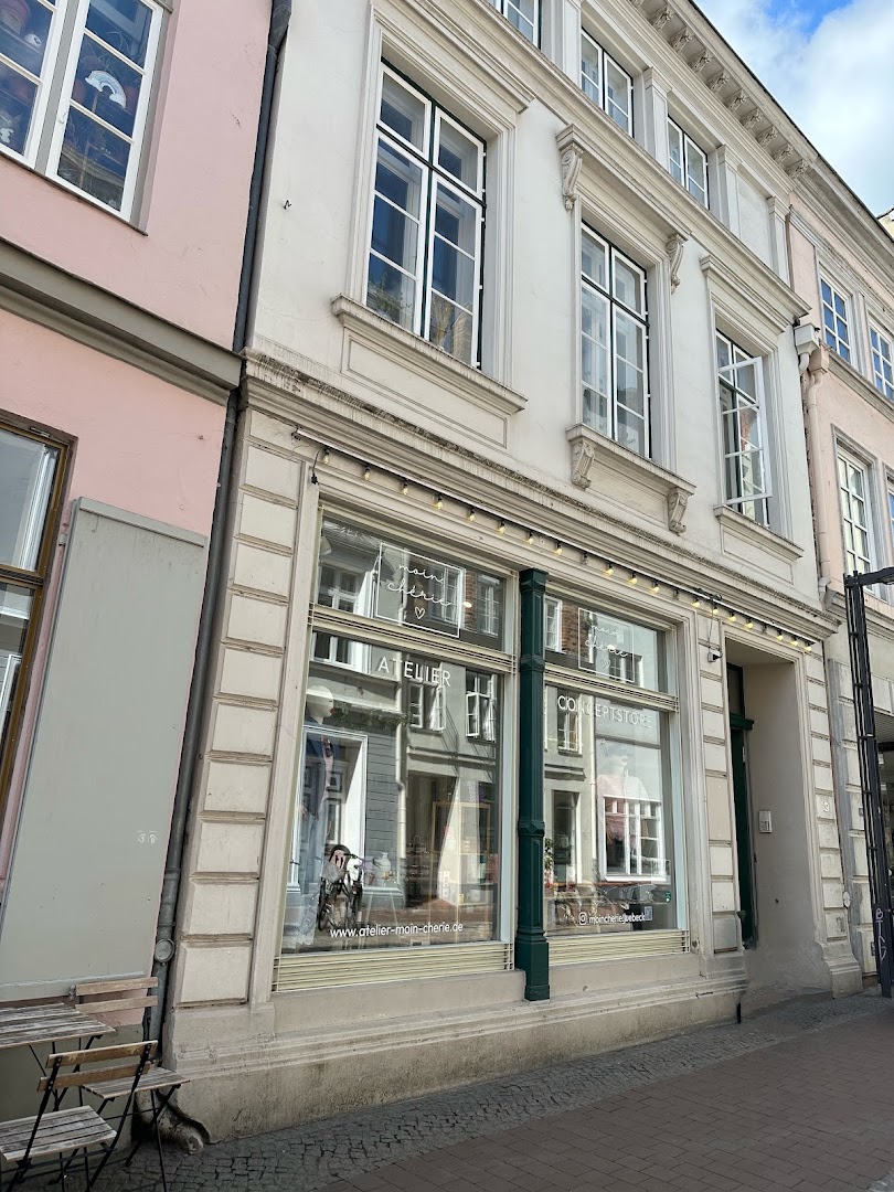 Moin Chérie: clear storefront photo of shop
