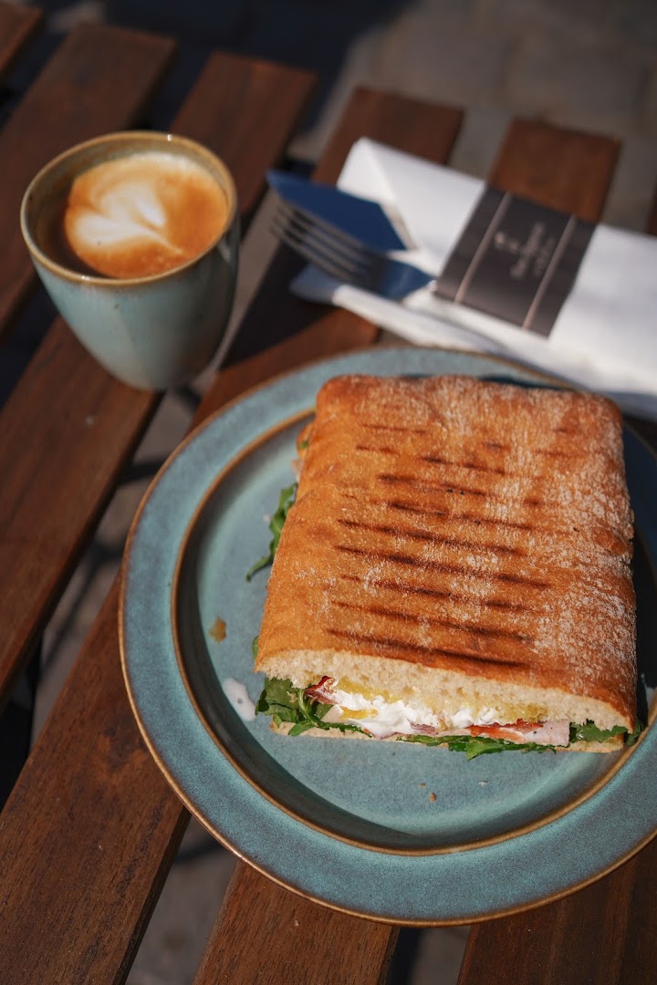 Remo Cafébar: appetizing, high-quality food photography