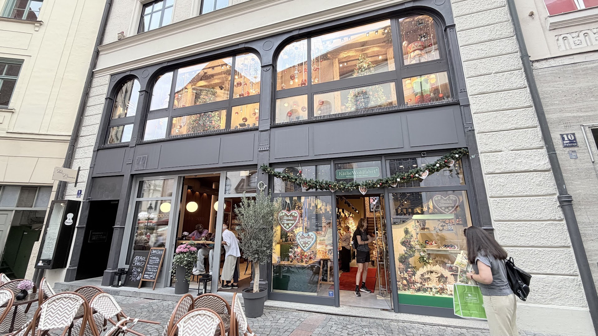 Caffè Credo: clear, inviting exterior of venue