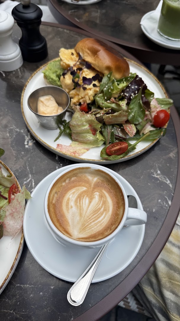 Caffè Credo: appetizing food and coffee presentation