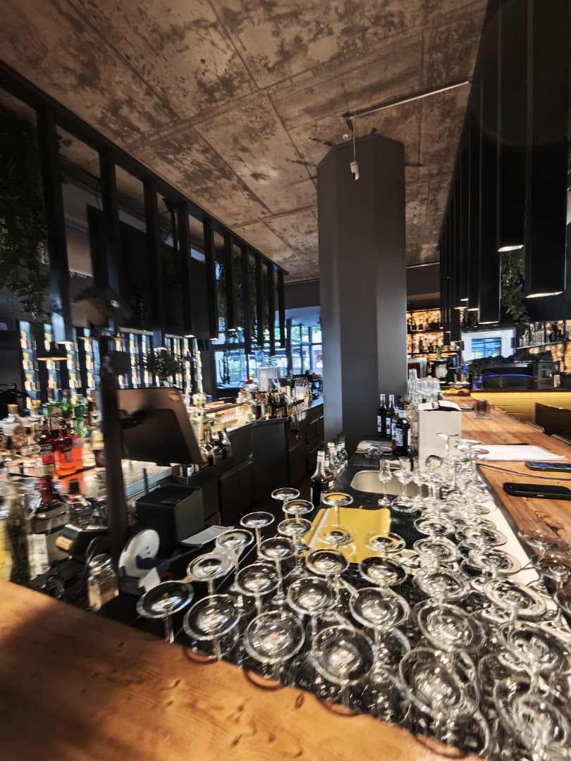 Frida: high quality interior atmosphere shot