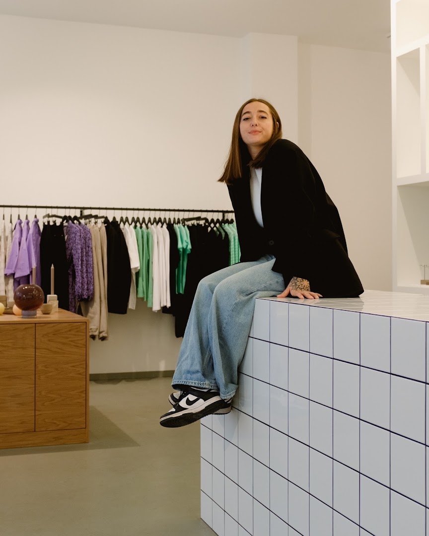 Homegirl Space: professional photo showing shop interior