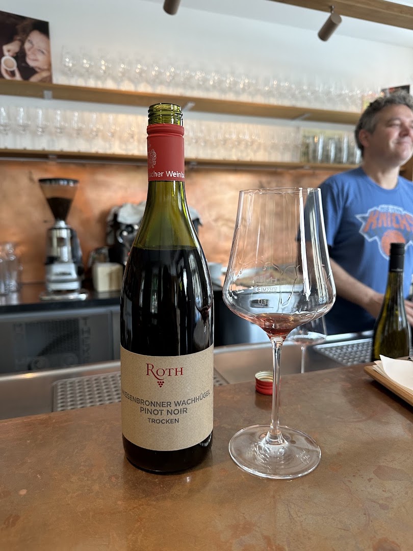 Künstler's Weinbar: wine and bar atmosphere