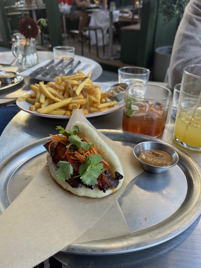 Lou Lou Tagesbar: appetizing food photography of the venue