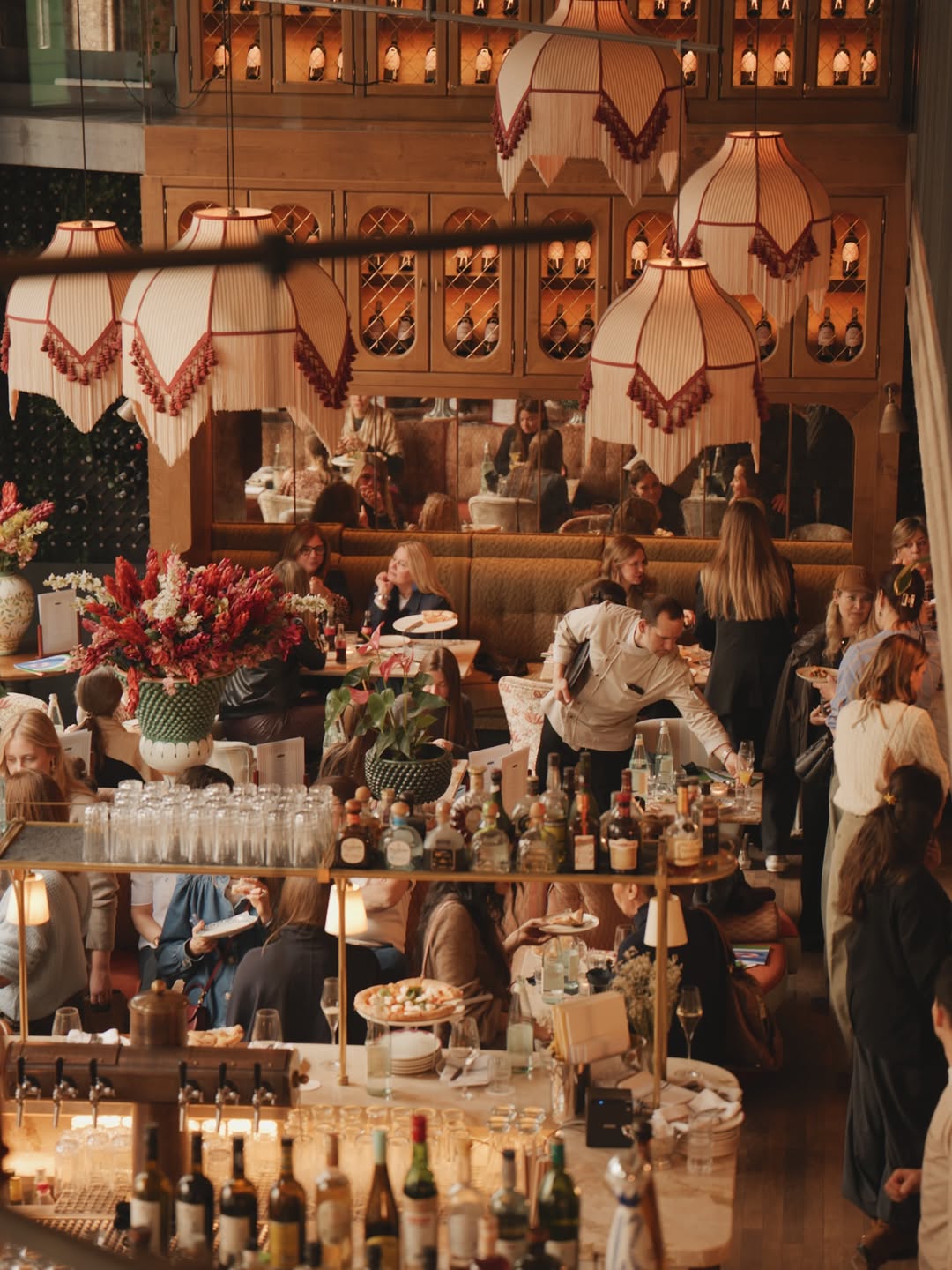 Min Ga: high quality, inviting restaurant atmosphere
