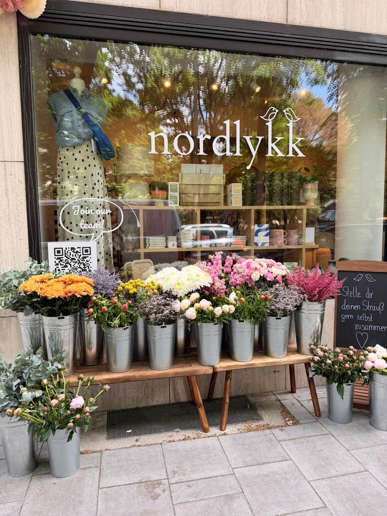 nordlykk Glockenbach: attractive and inviting shop storefront