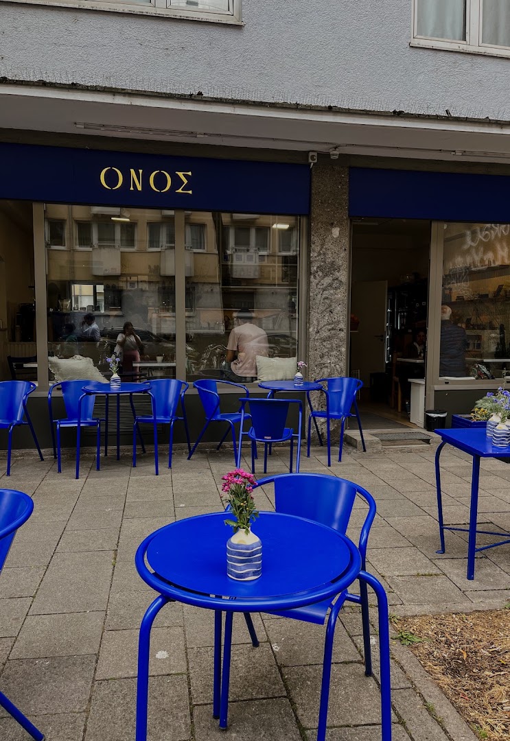 ONOS Café: clear, inviting exterior terrace shot