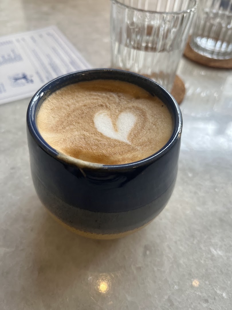 ONOS Café: appealing photo of coffee drink
