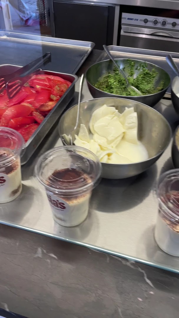 Cia's Focaccia: appetizing display of fresh ingredients