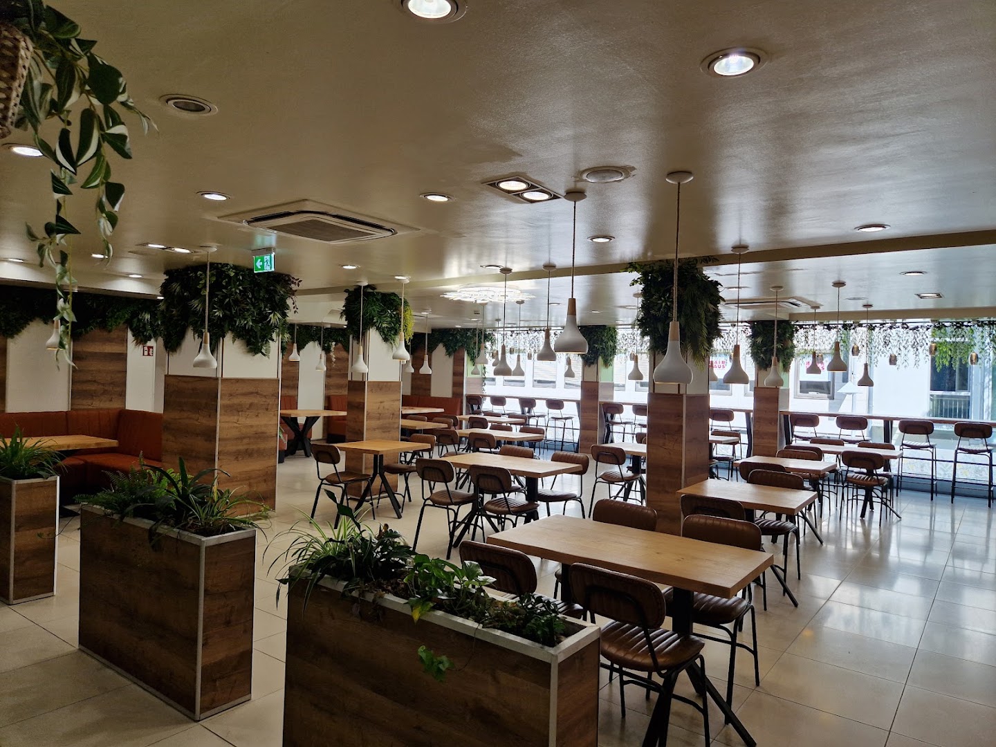 Green Orient: clear, inviting restaurant interior shot