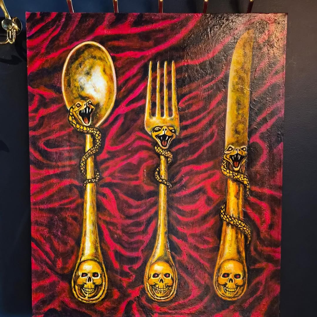 Art & Sip Lounge: artistic decor fits lounge atmosphere