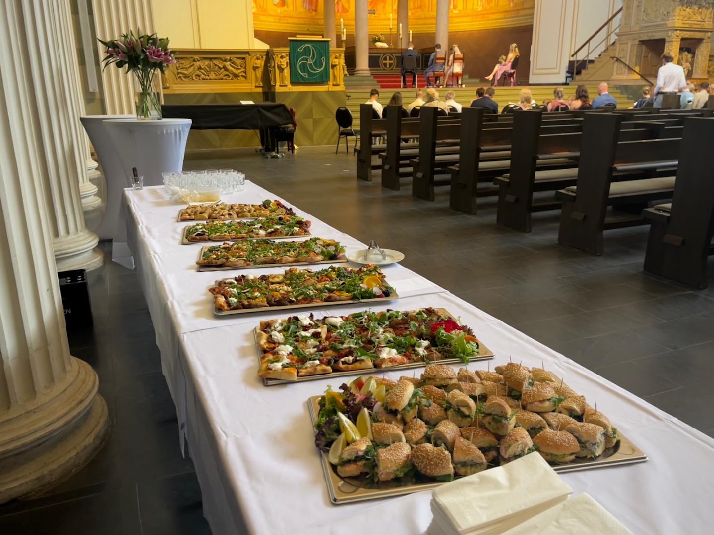 Café Franz: appetizing food display at venue
