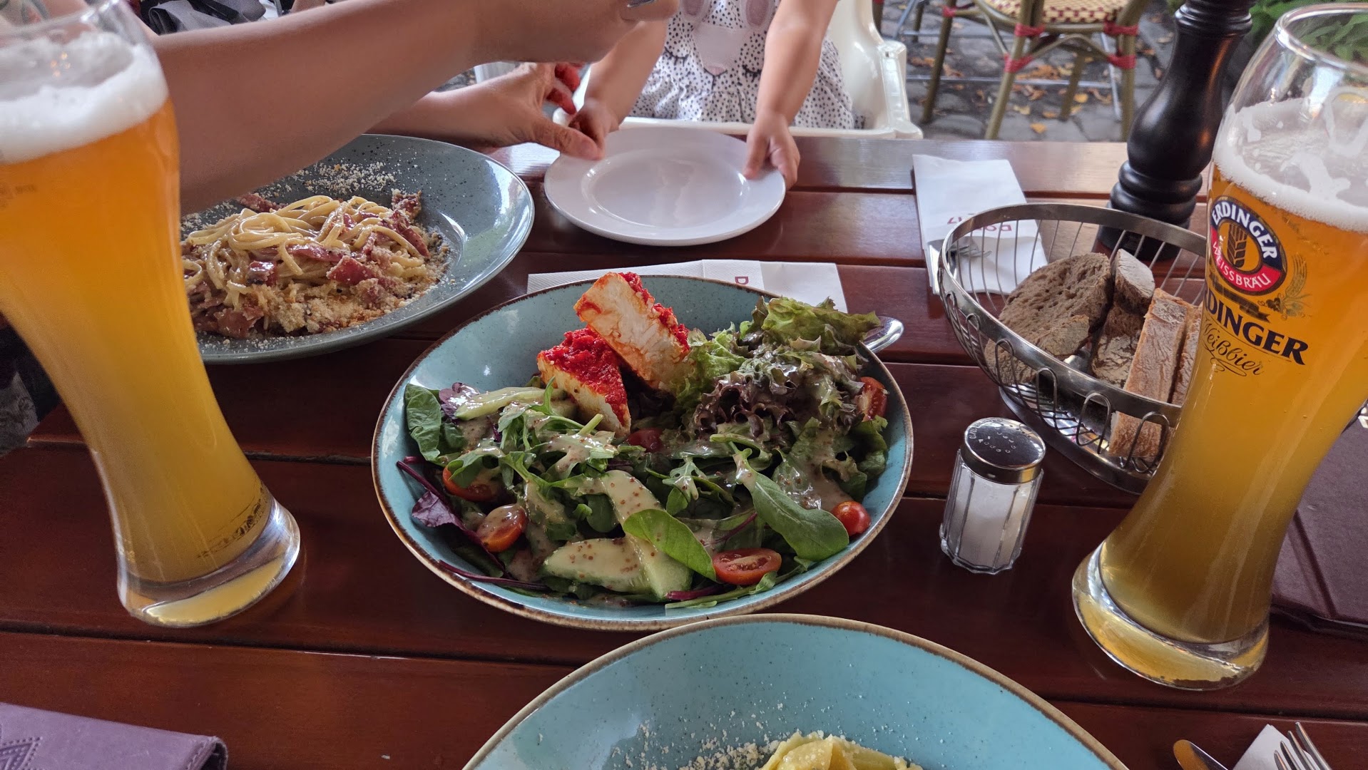 Dortu17: appetizing food and drink presentation