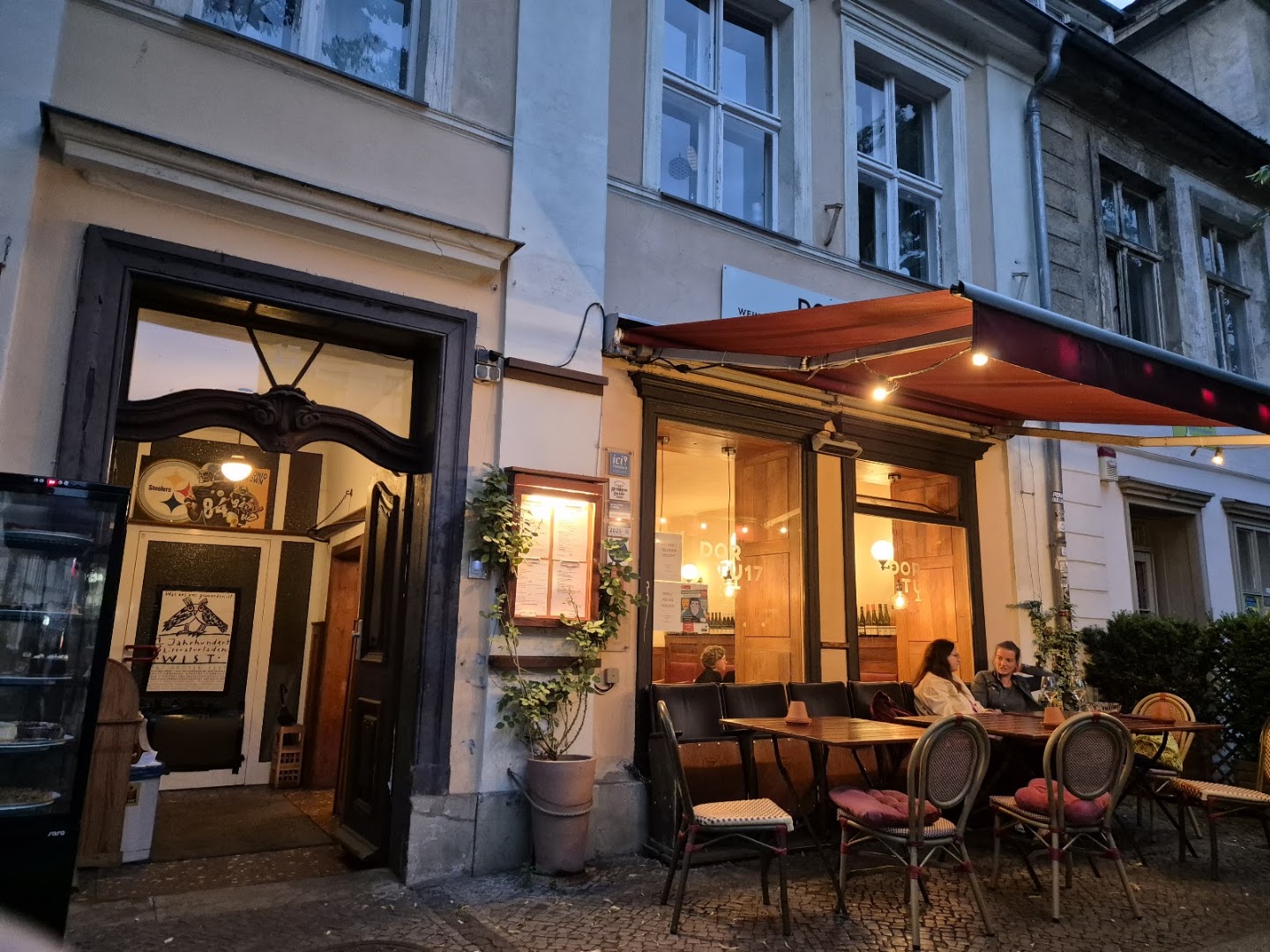 Dortu17: inviting exterior shot of venue