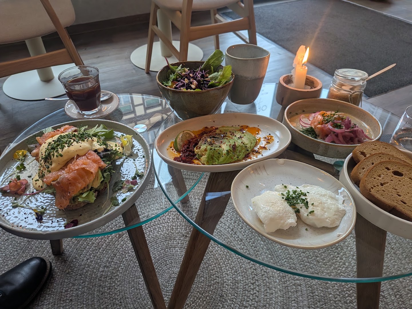Café Va Liés: appetizing, high-quality brunch spread