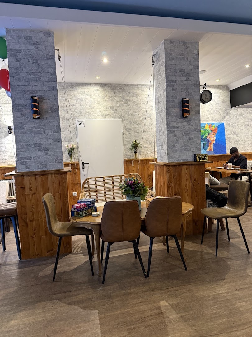 La Embajada: clear interior shot showing atmosphere