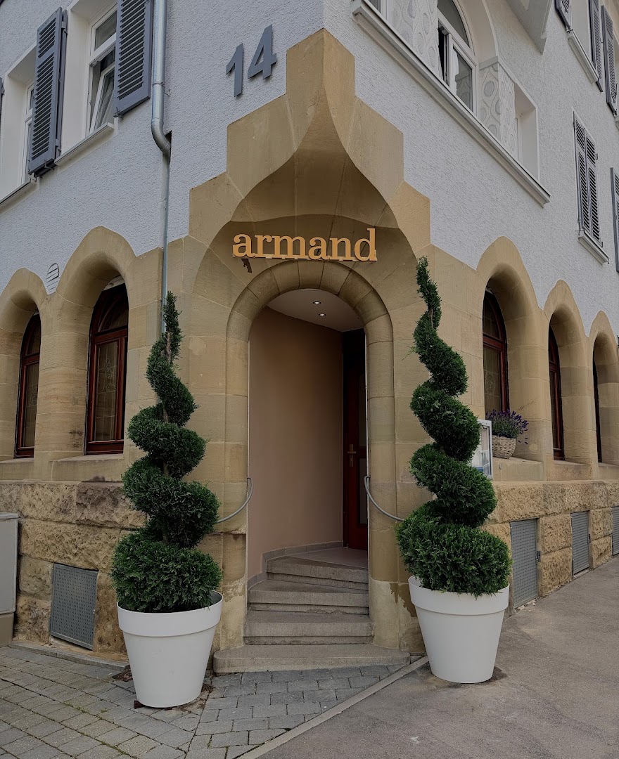 Restaurant Armand: clear, professional exterior shot