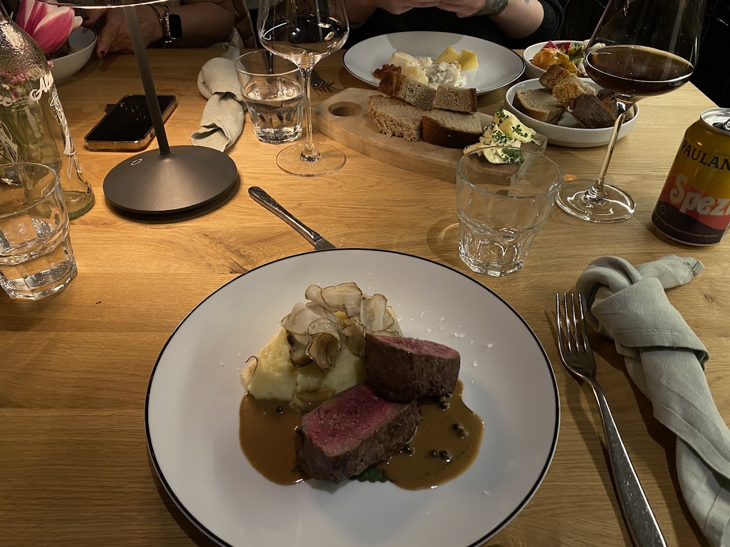 Tamère: appetizing food and inviting atmosphere