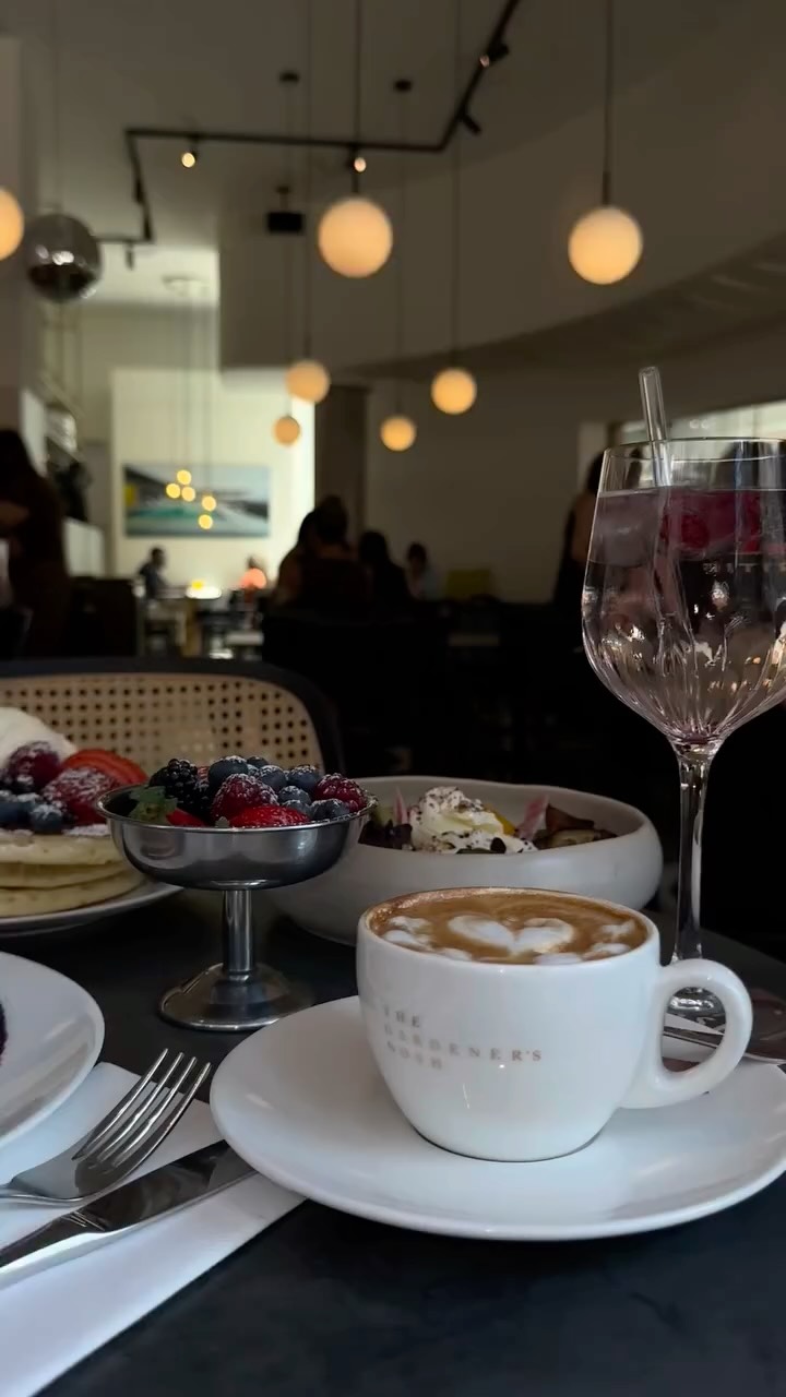 The Nosh: appealing breakfast and venue atmosphere