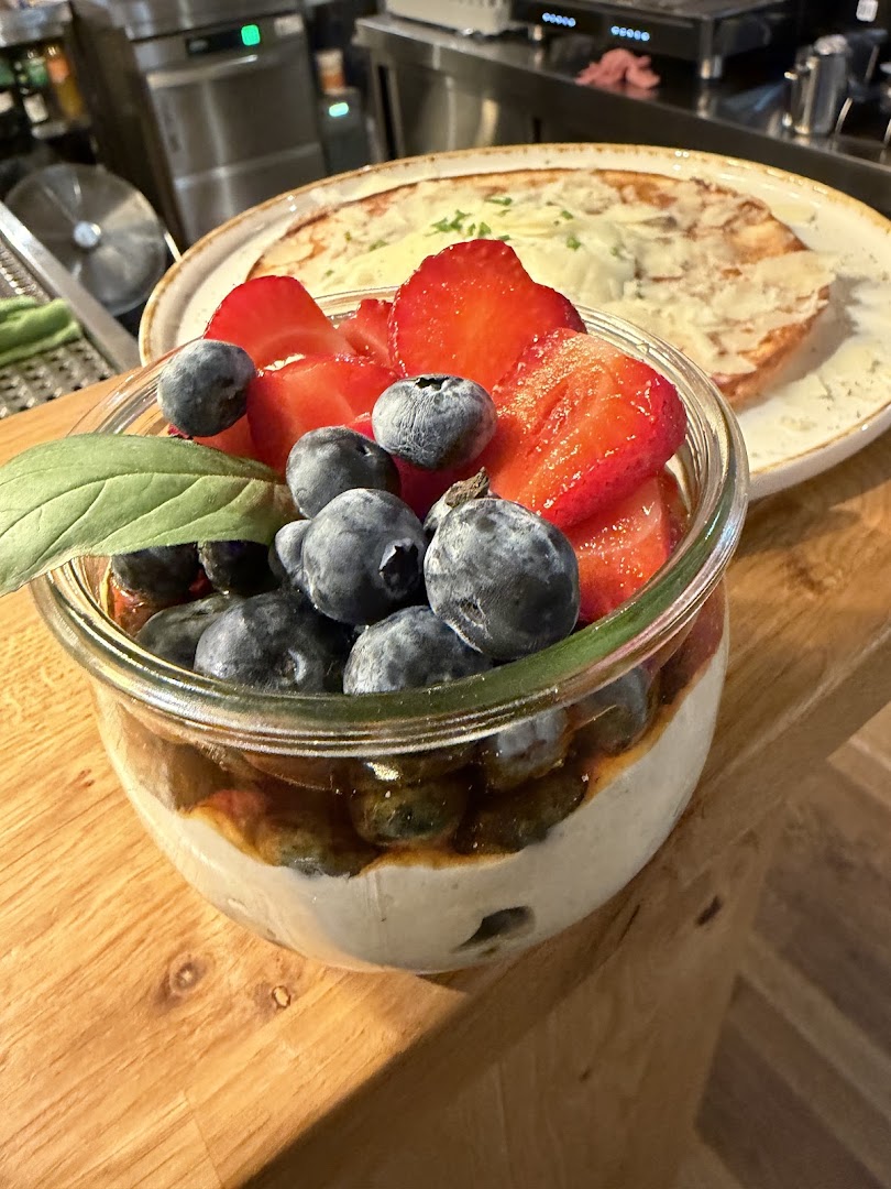 Basil Weinbar & Café: appetizing food photo
