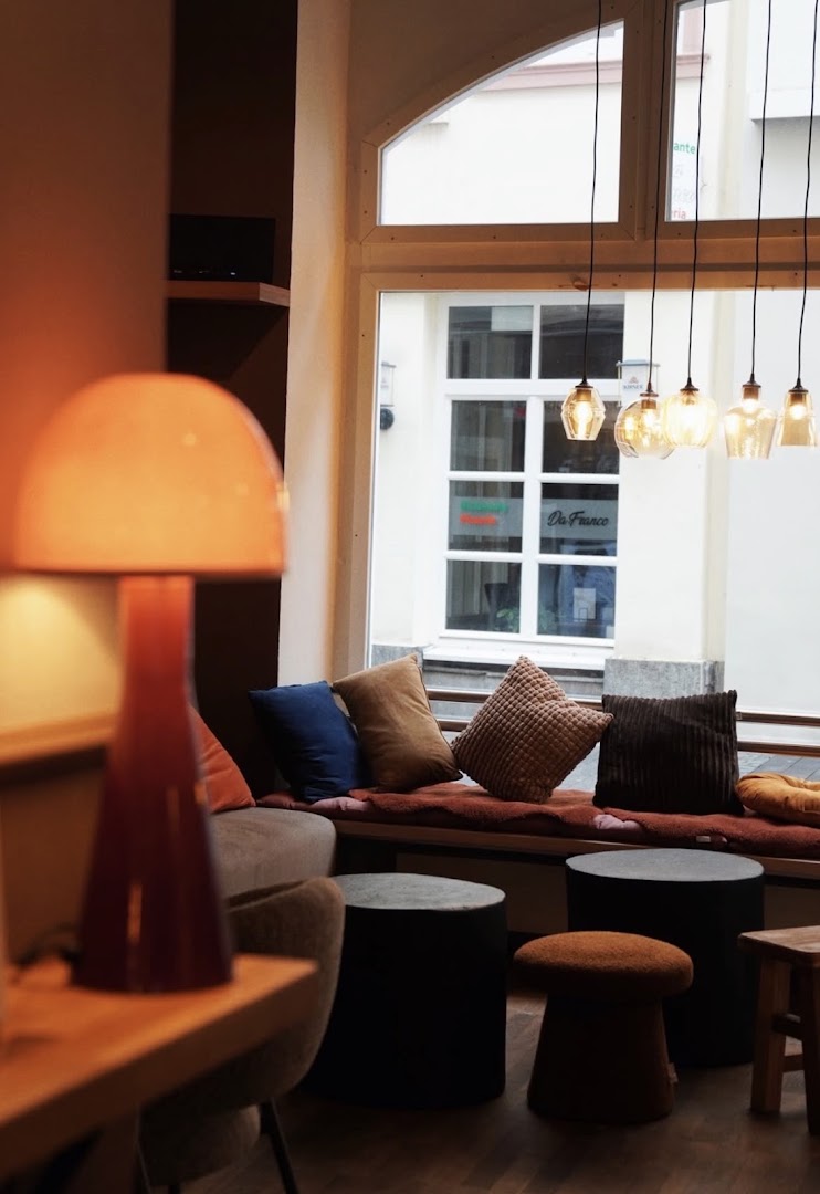Basil Weinbar & Café: inviting and professional interior shot
