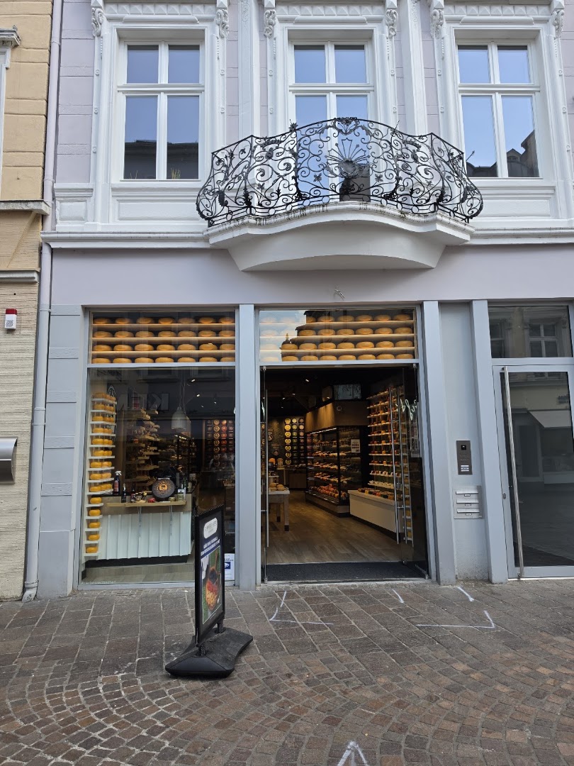 Cheese & More by Henri Willig: clear storefront showing shop interior