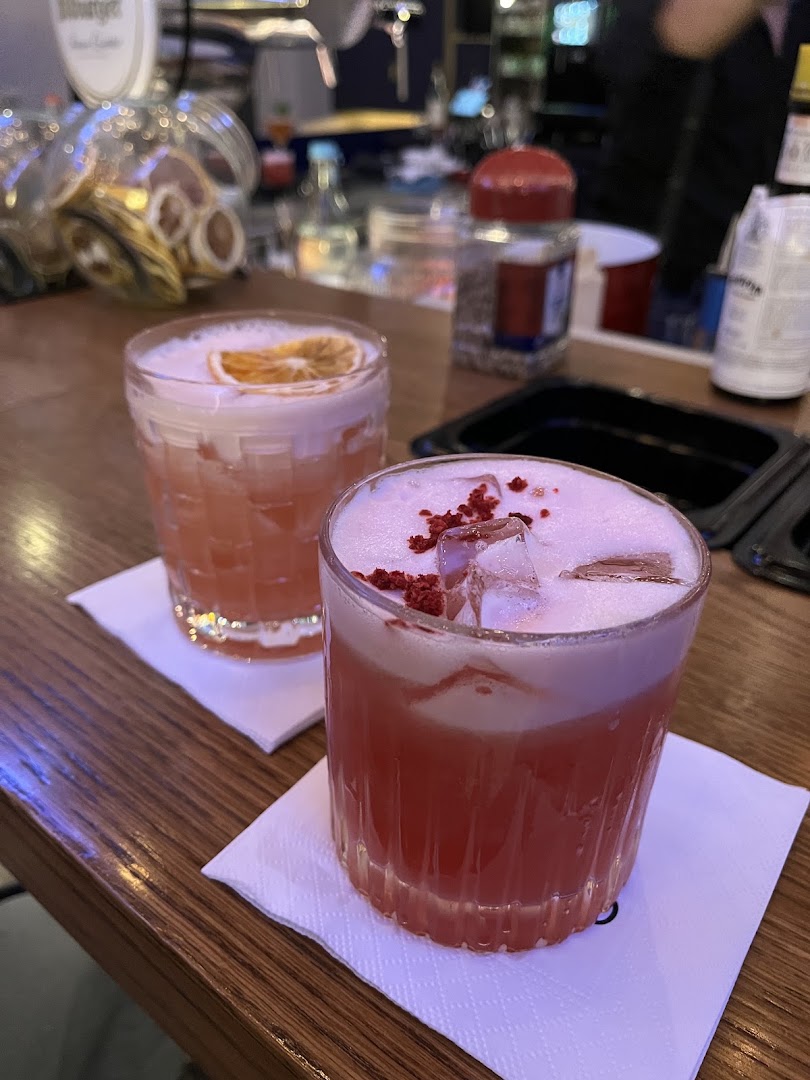 DIAN Izakaya: appetizing photo of bar drinks
