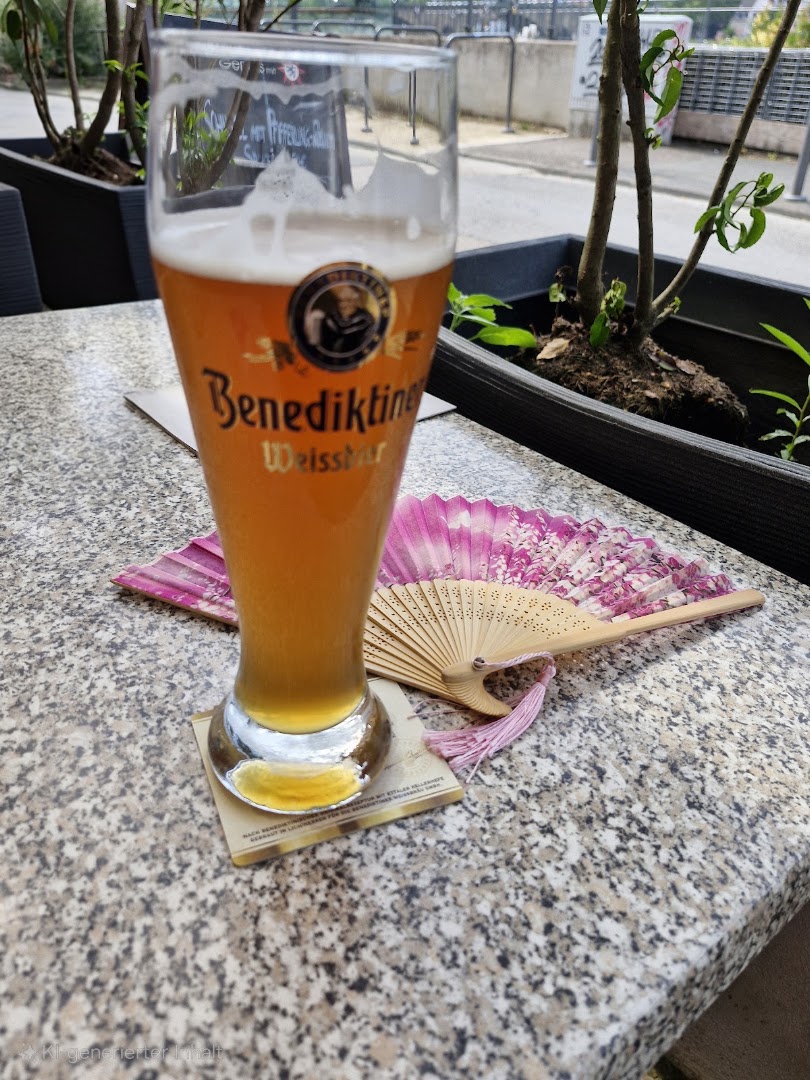 Ente in Zurlauben: restaurant terrace and drink