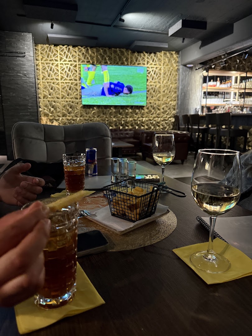 Porta Bar: bar atmosphere and drinks