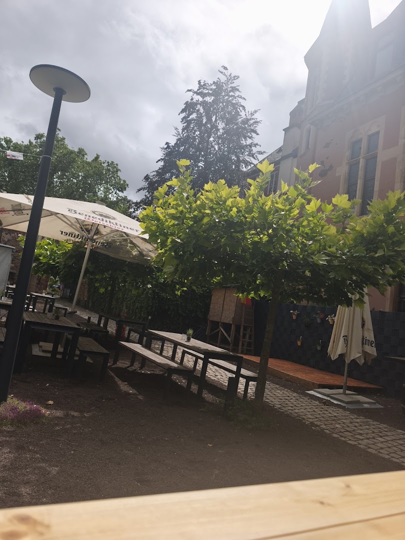 Stadtgarten Fetzenreich: clear view of venue terrace