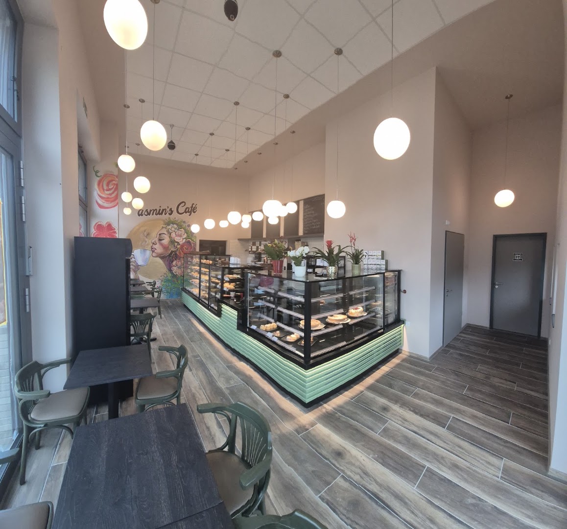 Asmin's Café und Bäckerei: clear, professional interior shot