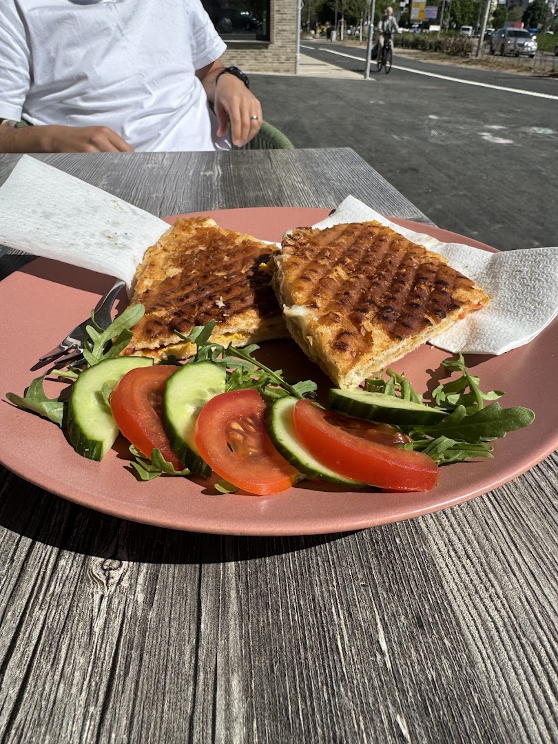 Asmin's Café und Bäckerei: appetizing photo of breakfast food