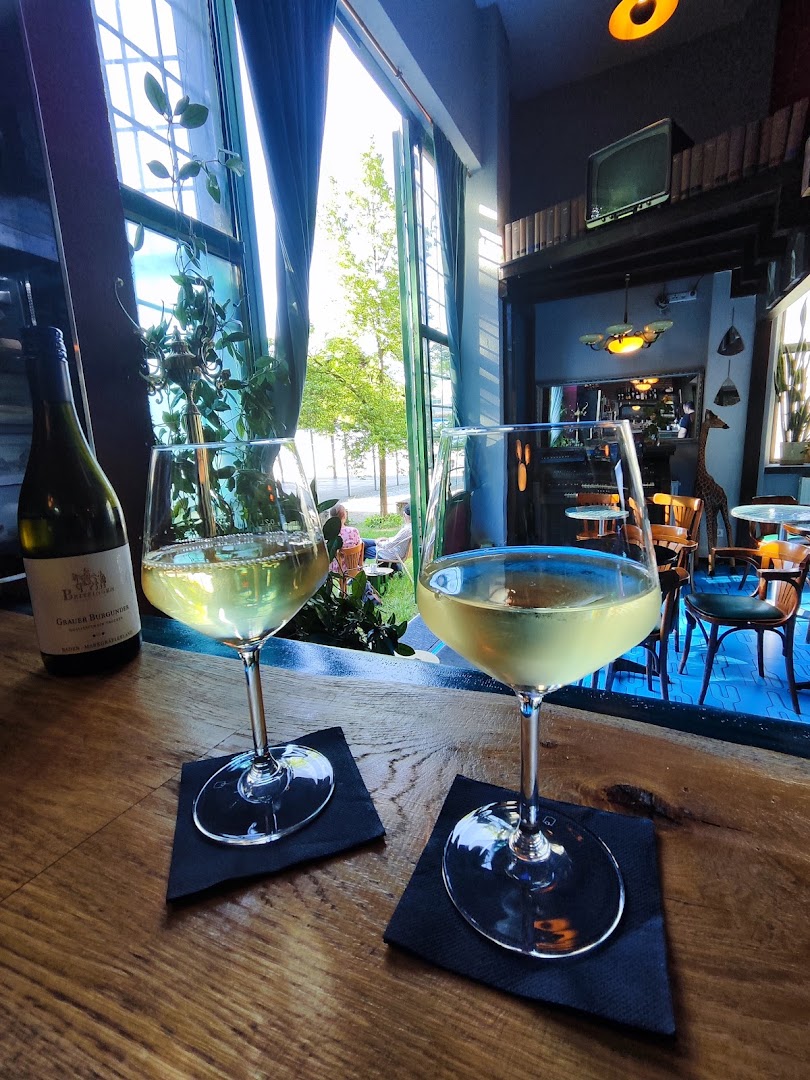 Café Panzer: inviting atmosphere and quality composition