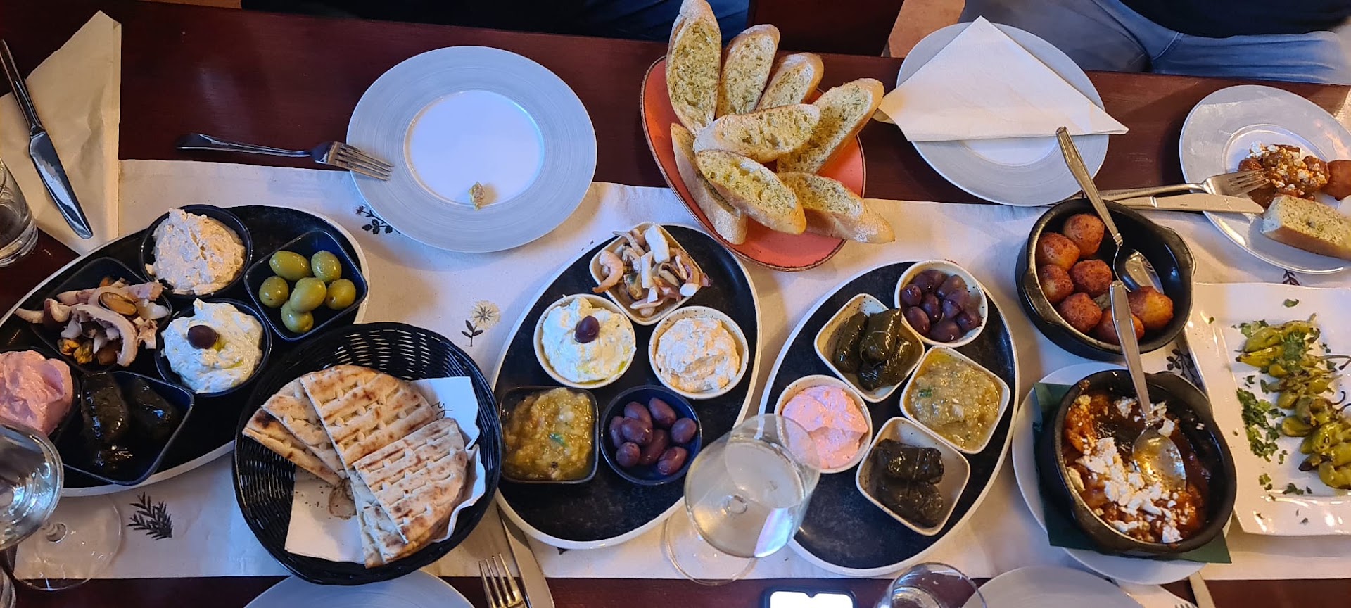 Marquardtei: appetizing display of restaurant food