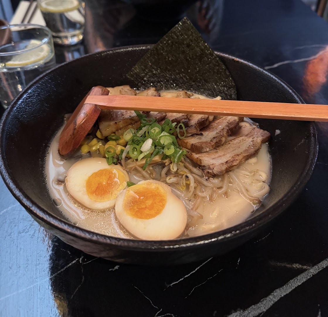 RamenOne: appetizing photo of ramen bowl