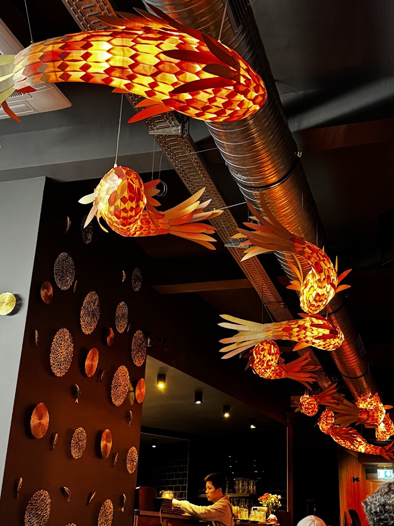 RamenOne: attractive interior decor and atmosphere