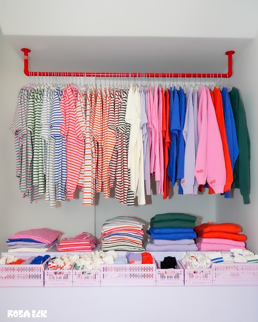 Rosa Eck: clean, organized product display