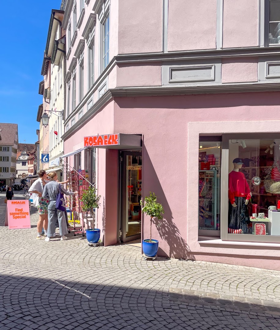 Rosa Eck: clear, inviting storefront photo