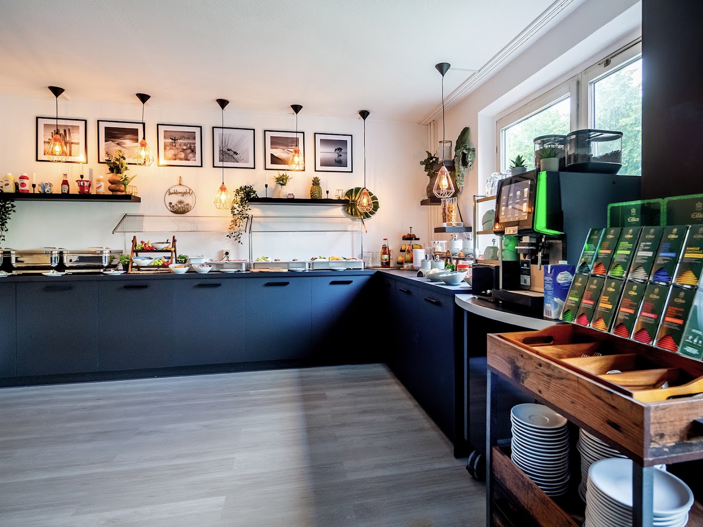 DORMERO Hotel Weimar: professional photo of hotel breakfast