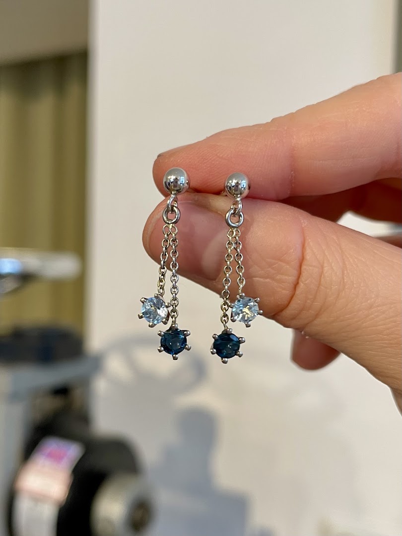 Stadtelster: clear product photo of jewelry
