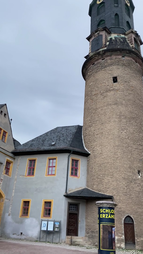 Stadtschloss Weimar: clear exterior view of venue