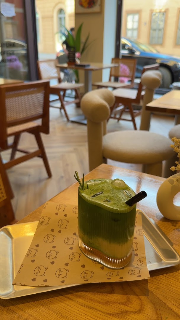 Vana Coffee: appealing photo of cafe drink