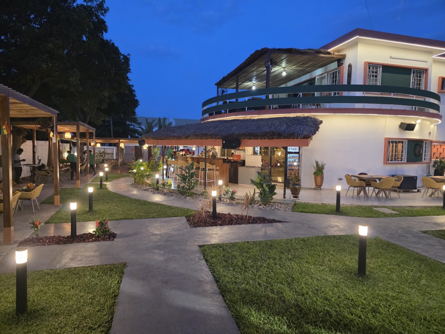 Akonor Brasserie: attractive evening venue atmosphere
