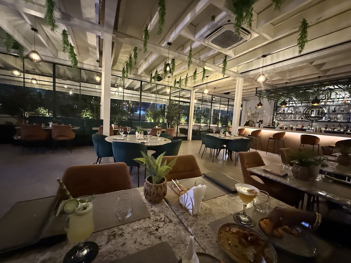 Array Restaurant, Bar & Lounge: inviting atmosphere and professional quality