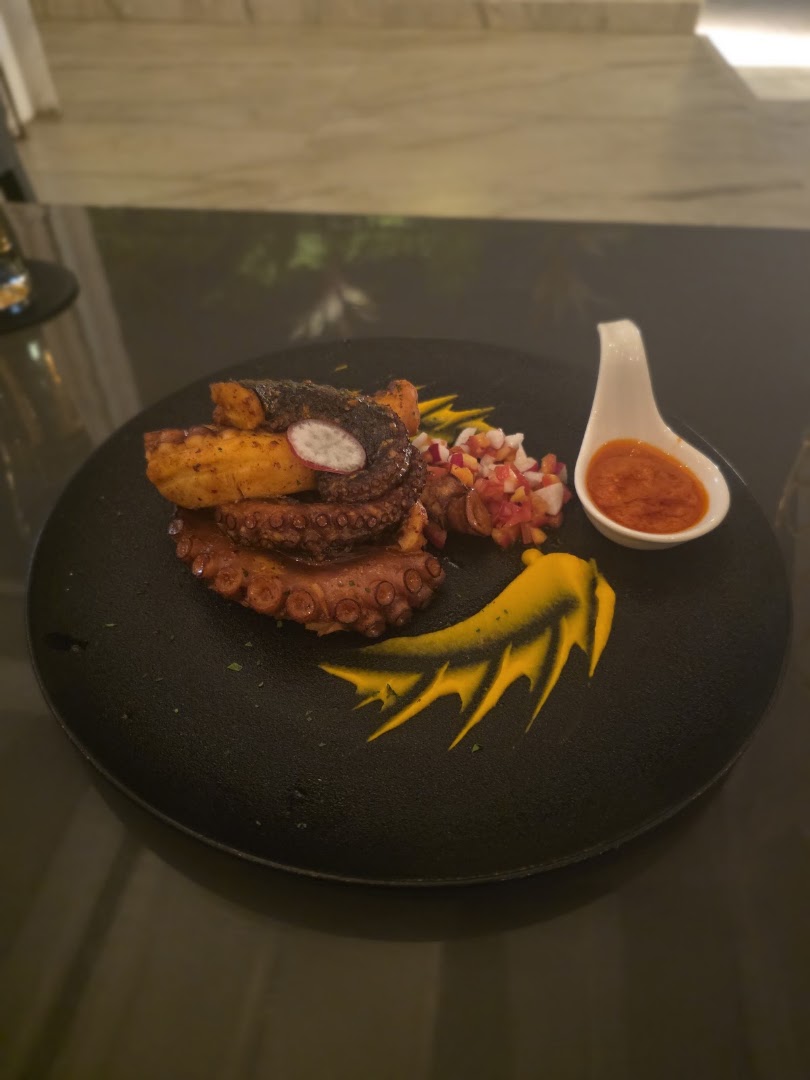 Array Restaurant, Bar & Lounge: appetizing, professional food presentation
