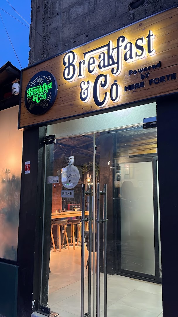 Breakfast & Co: clear, professional storefront photo