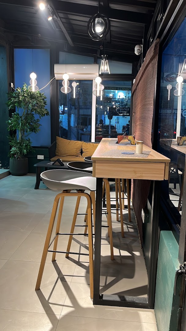 Breakfast & Co: clear, inviting interior atmosphere